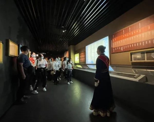 1662601953105599.jpg 640.jpg